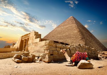 How the pharaohs built the the pyramids
